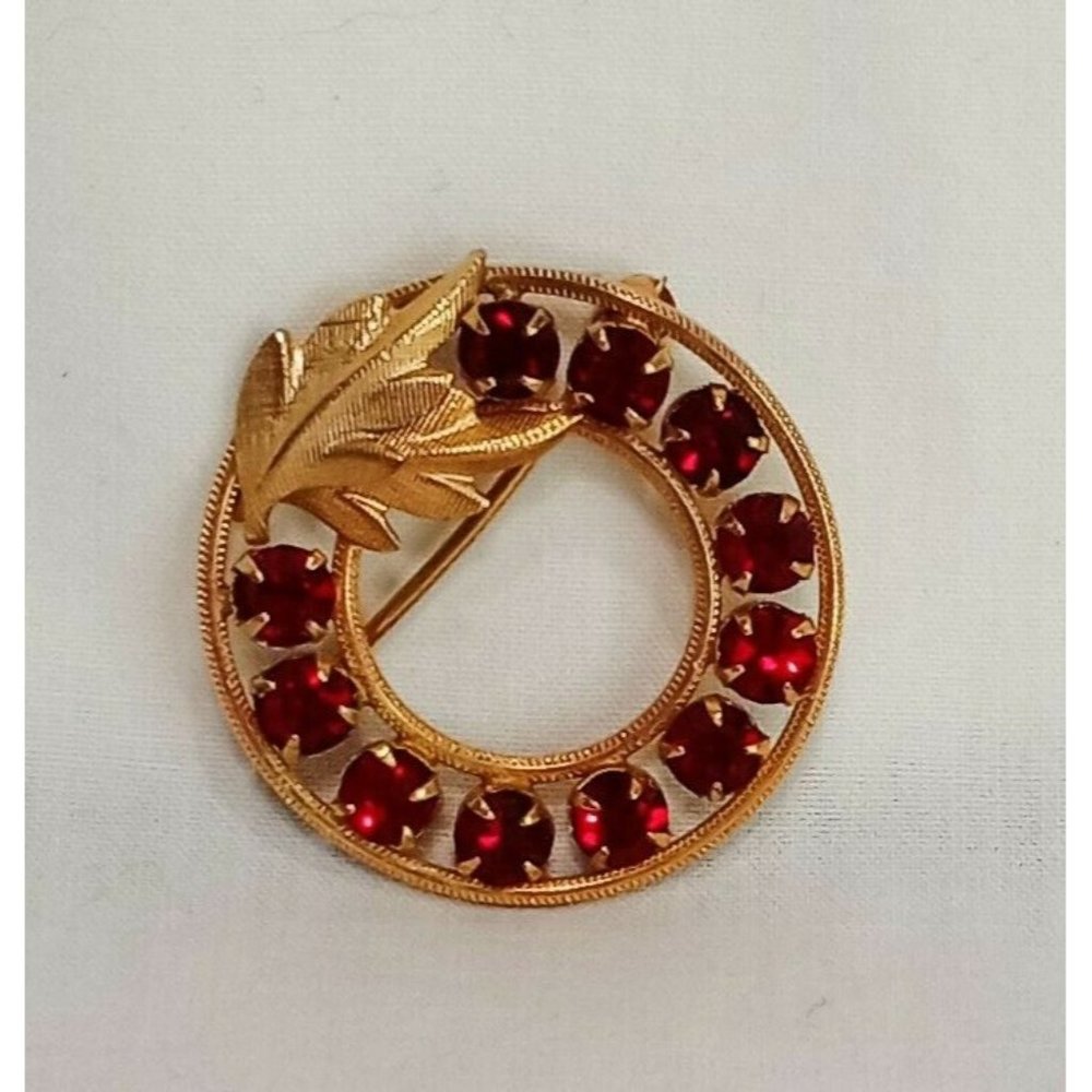 DCE Round Leaves Red Stones Gold Tone 1/20 14 KT GF Vintage Brooch Pin 1"